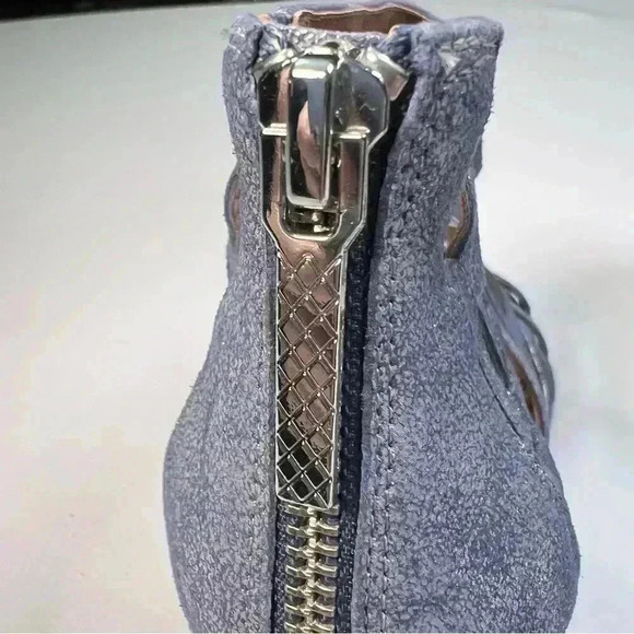 Donald J Pliner Womens 8.5 Wedge Sandal Metallic Blue Gray Strappy Cage 9.5 NEW - Picture 4 of 12